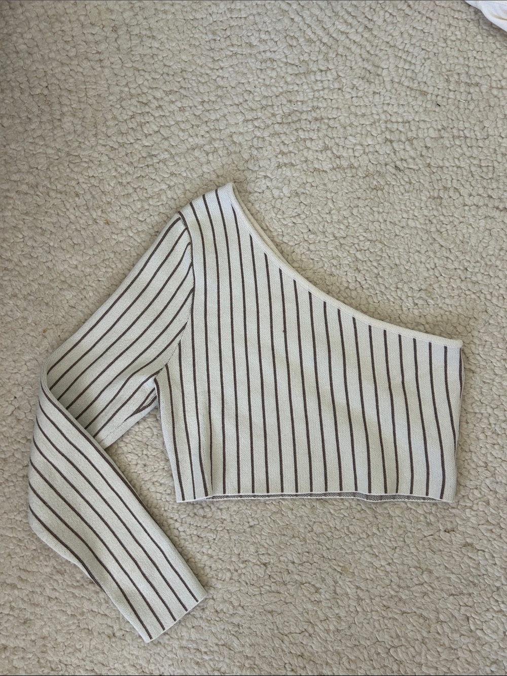 Zulu & Zephyr One-Shoulder Cropped Knit Top - White/Brown